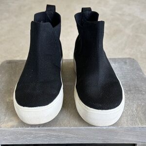 Women’s Cushionaire high top sneakers